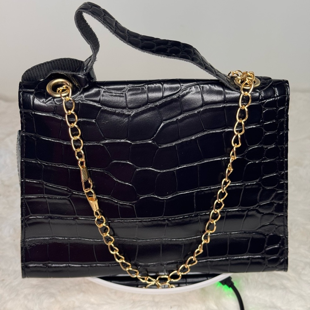Black Crocodile Pattern Women's Bag with 7 piece beauty bundle - Picture 7 of 8
